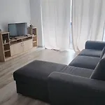 Coresi, Camil Petrescu 5, 2 Apartment, Sleeps 5 Apartment *