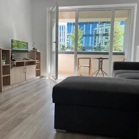 Coresi, Camil Petrescu 5, 2 Apartment, Sleeps 5 Apartman Brassó