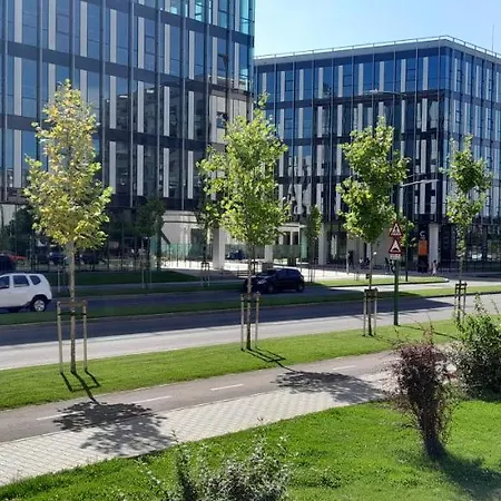 דירה Coresi, Camil Petrescu 5, 2 Camere Apartment, Sleeps 5 *