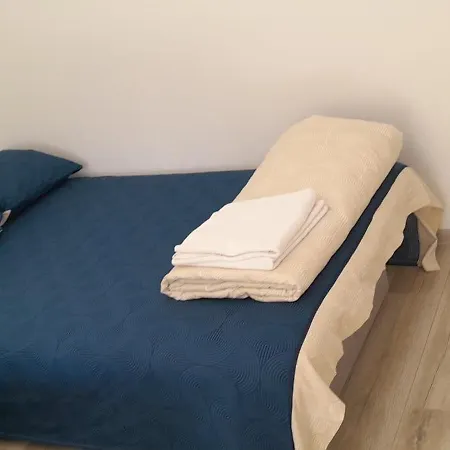 Coresi, Camil Petrescu 5, 2 Apartment, Sleeps 5 Lejlighed *
