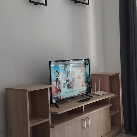 Coresi, Camil Petrescu 5, 2 Camere Apartment, Sleeps 5 * בראשוב