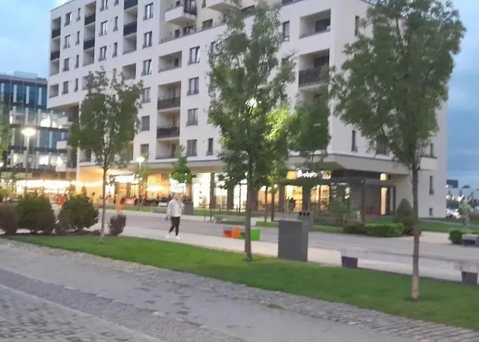 Coresi, Camil Petrescu 5, 2 Apartment, Sleeps 5 Apartman