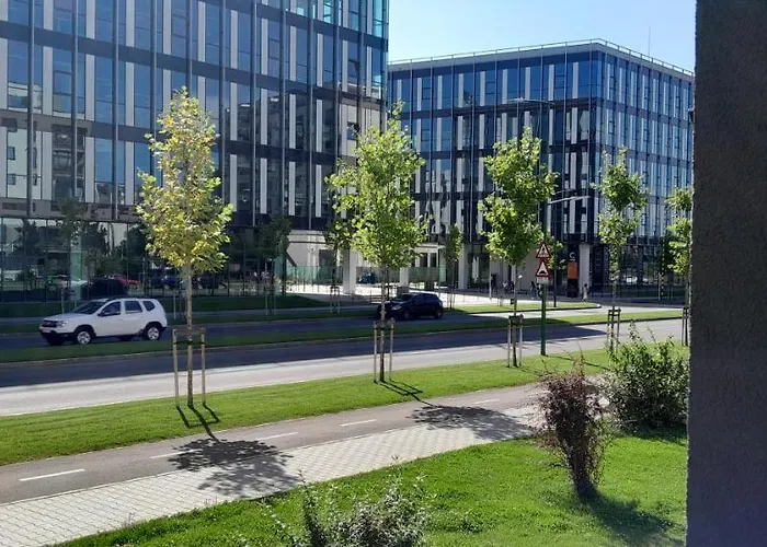 Lägenhet Coresi, Camil Petrescu 5, 2 Apartment, Sleeps 5 *