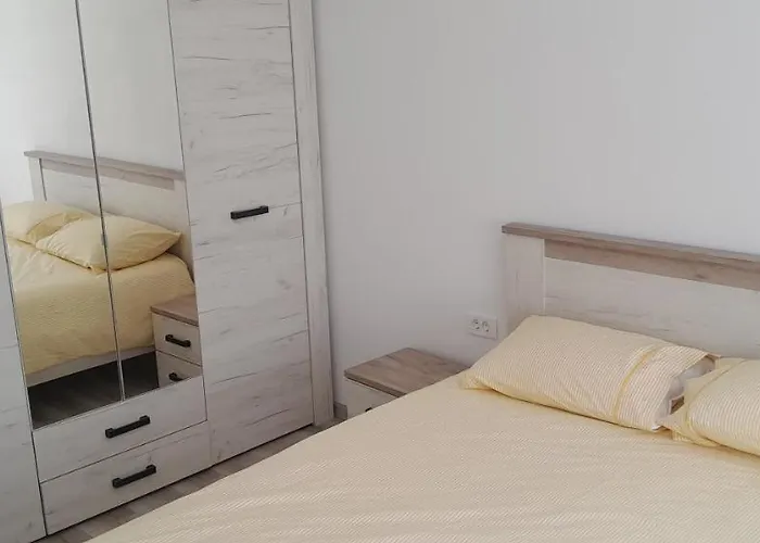 Lägenhet Coresi, Camil Petrescu 5, 2 Apartment, Sleeps 5