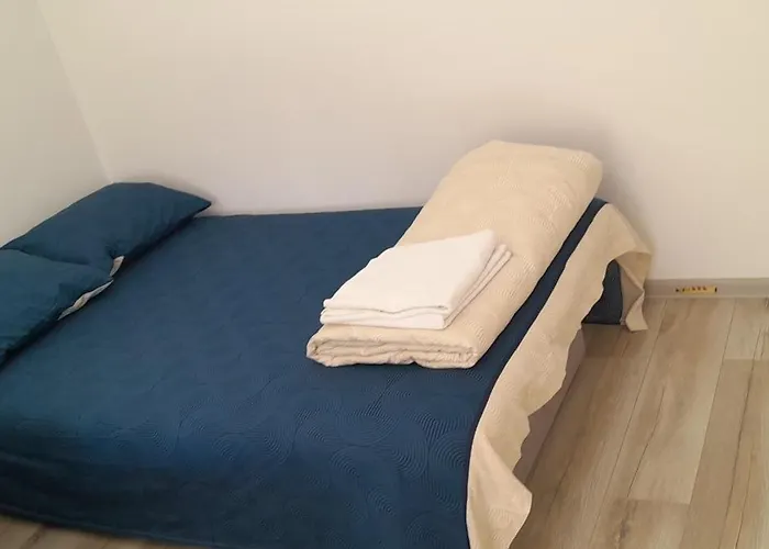 Coresi, Camil Petrescu 5, 2 Apartment, Sleeps 5 Apartman *