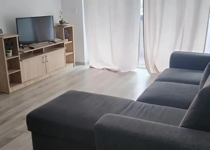 Coresi, Camil Petrescu 5, 2 Apartment, Sleeps 5 Apartman *